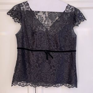 Ann Taylor blouse black lace with velvet detail- size small - EUC 🖤